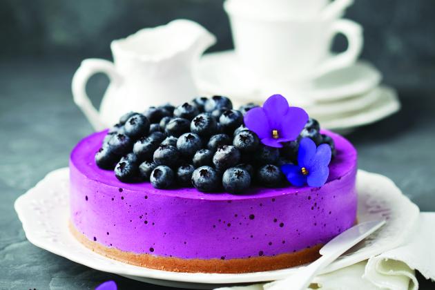 Maqui berry gelatin cake