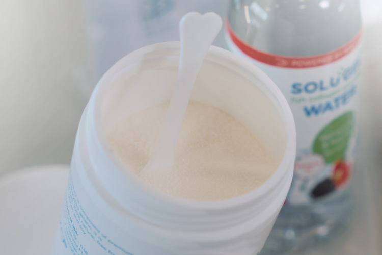 Spoon in Solugel powder